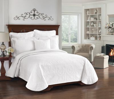 Historic Charleston King Charles Lightweight Cotton Matelasse Quilted Coverlet, White